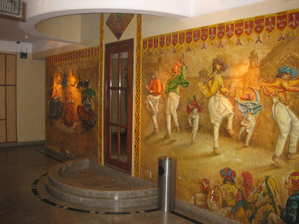 Hotel Swati Deluxe Delhi  Dış mekan fotoğraf